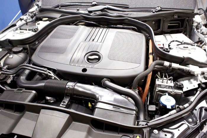 Motorgeluid isoleren Motorgeluid isoleren