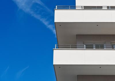 Omgevingsgeluiden verminderen op het balkon